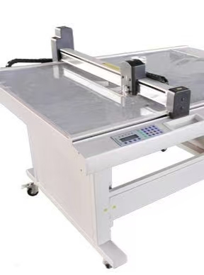 Zero-tooling digital knife cutting plotter preparing fast-turnaround engineering prototypes and samples